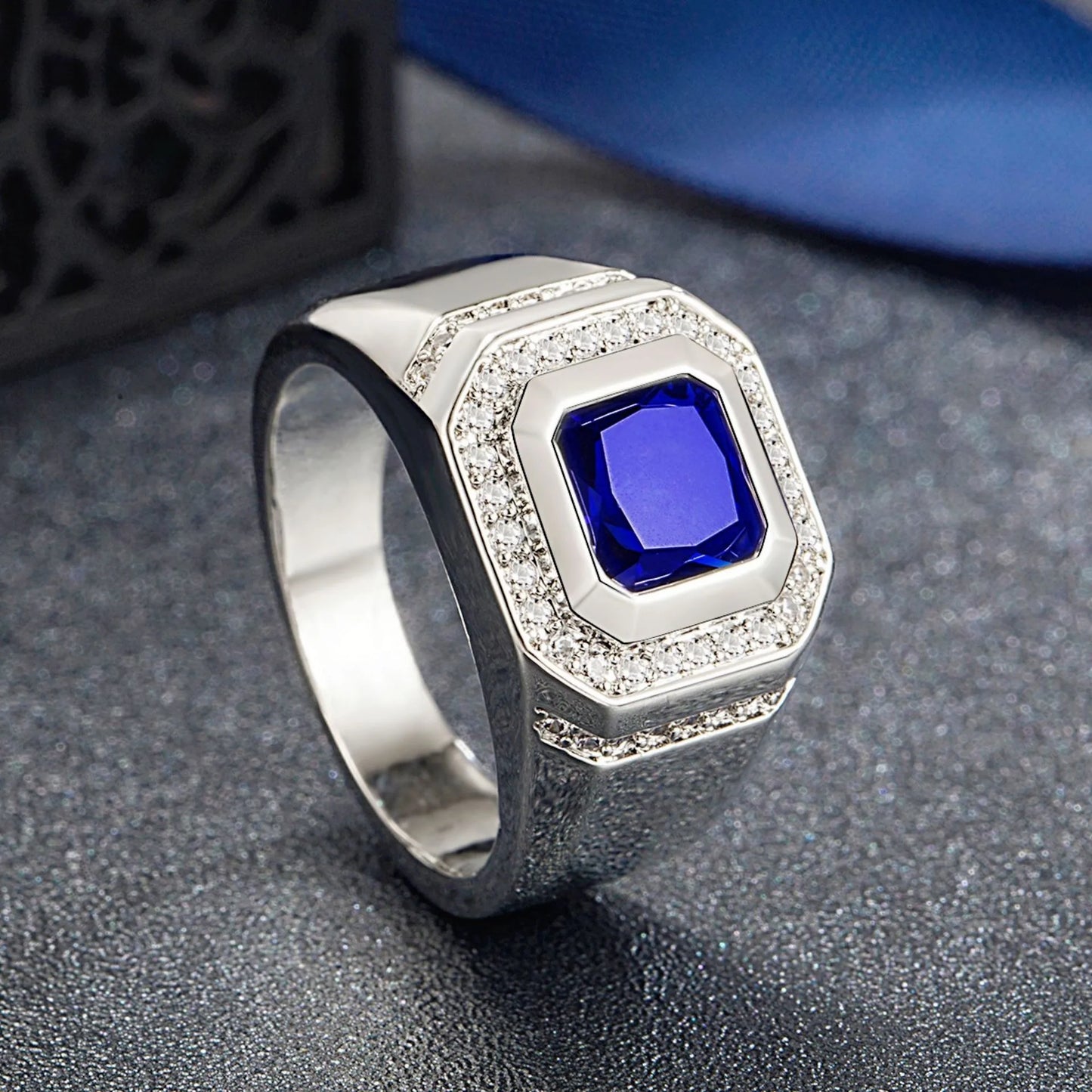 Fashion Men's Blue Crystal CZ Stone Ring Luxury Silver Color Engagement Ring Classic Wedding Party Jewelry Valentine's Day Gift