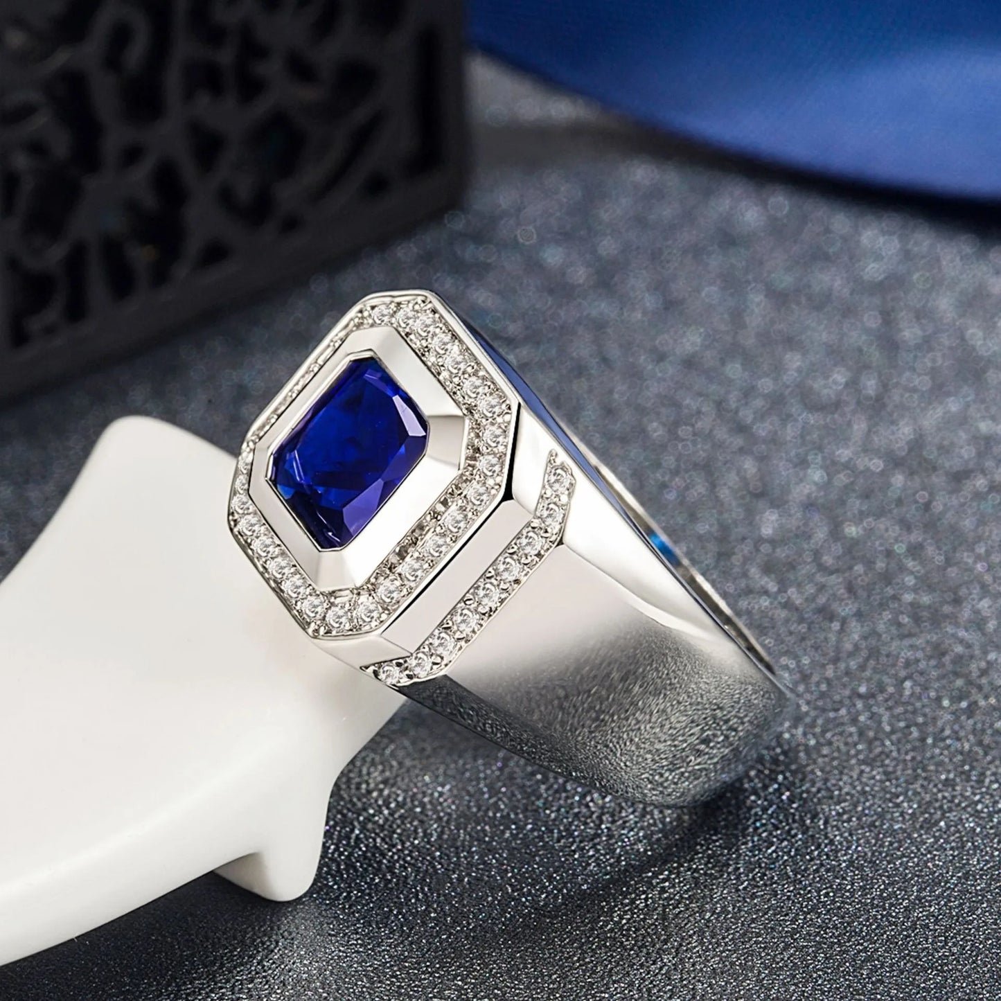 Fashion Men's Blue Crystal CZ Stone Ring Luxury Silver Color Engagement Ring Classic Wedding Party Jewelry Valentine's Day Gift